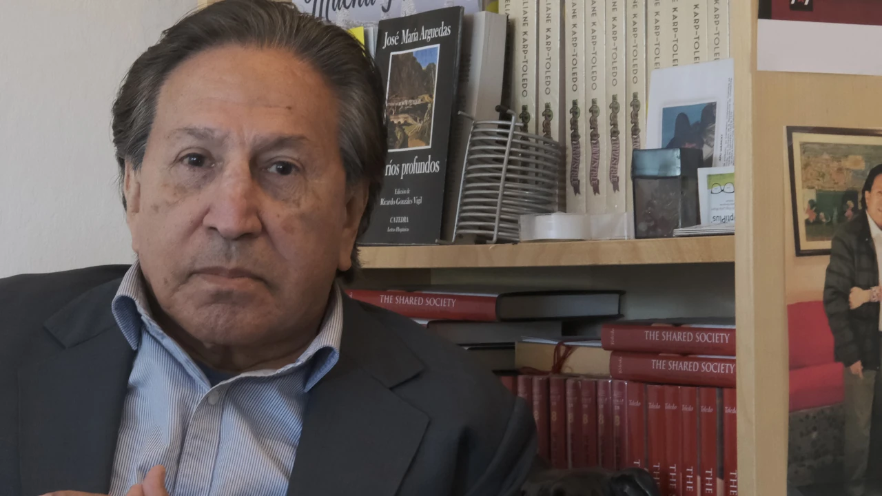 Expresidente de Perú, Toledo, se entrega en EU para ser extraditado