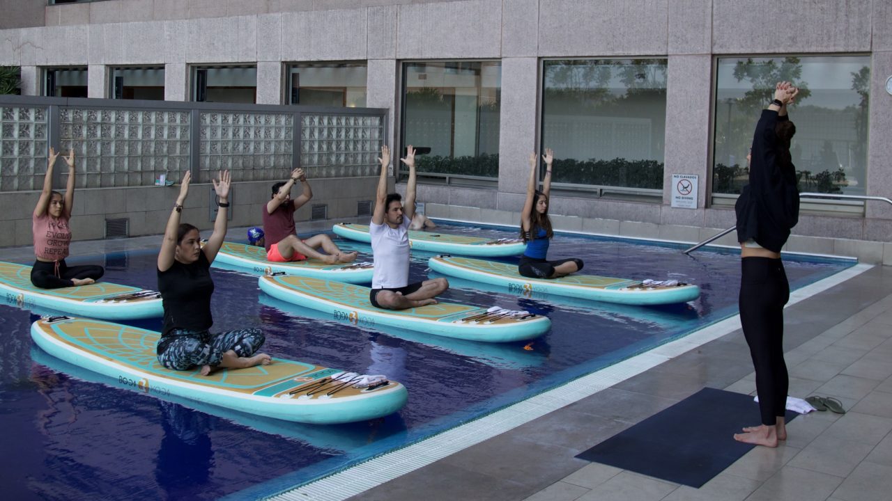 Sup Yoga: ¿Una experiencia de bienestar entre paisajes citadinos?