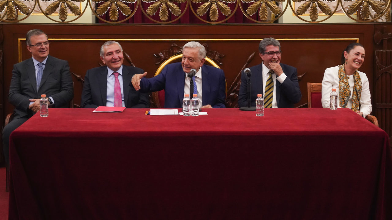 AMLO advierte a ‘corcholatas’ y gobernadores: ‘desviar dinero equivale a cárcel’