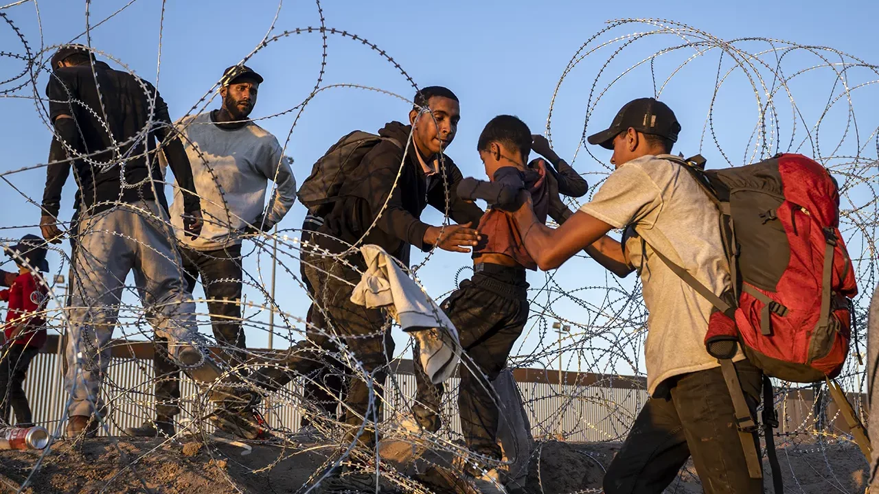La mayoría de estadounidenses, incluidos los latinos, apoyan una deportación masiva
