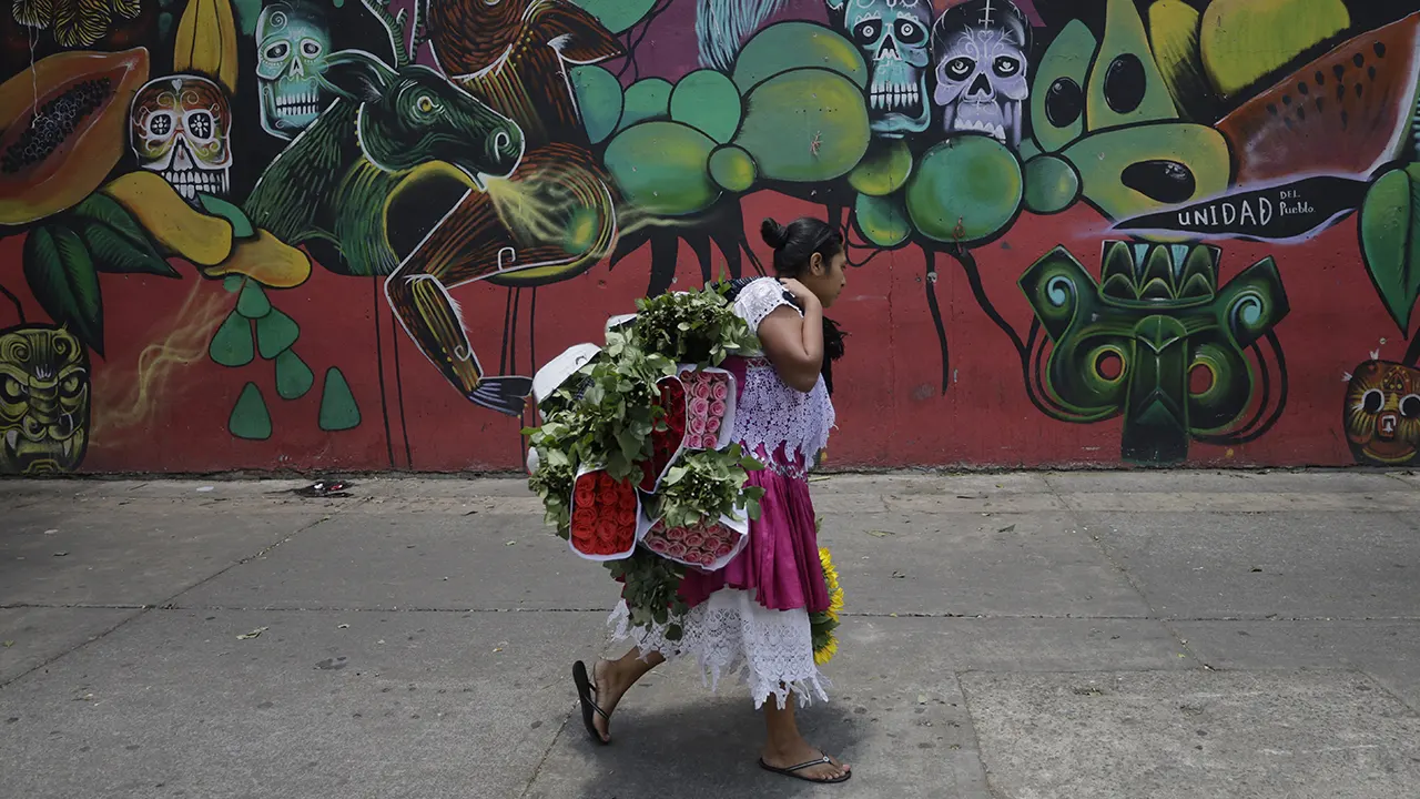 Ser mamá y trabajadora formal, la gran irrealidad en México