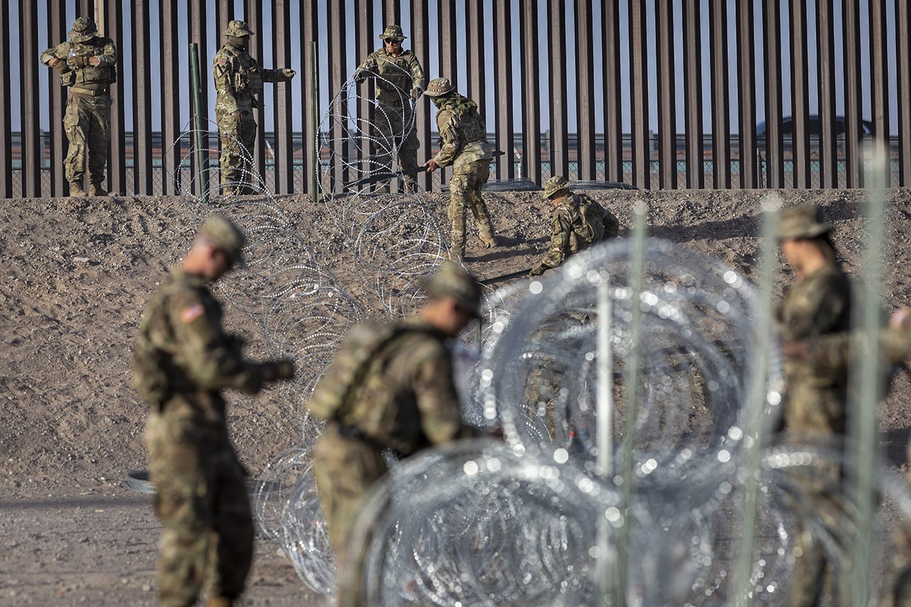 AMLO considera el campamento militar de Texas en la frontera como ‘politiquería’