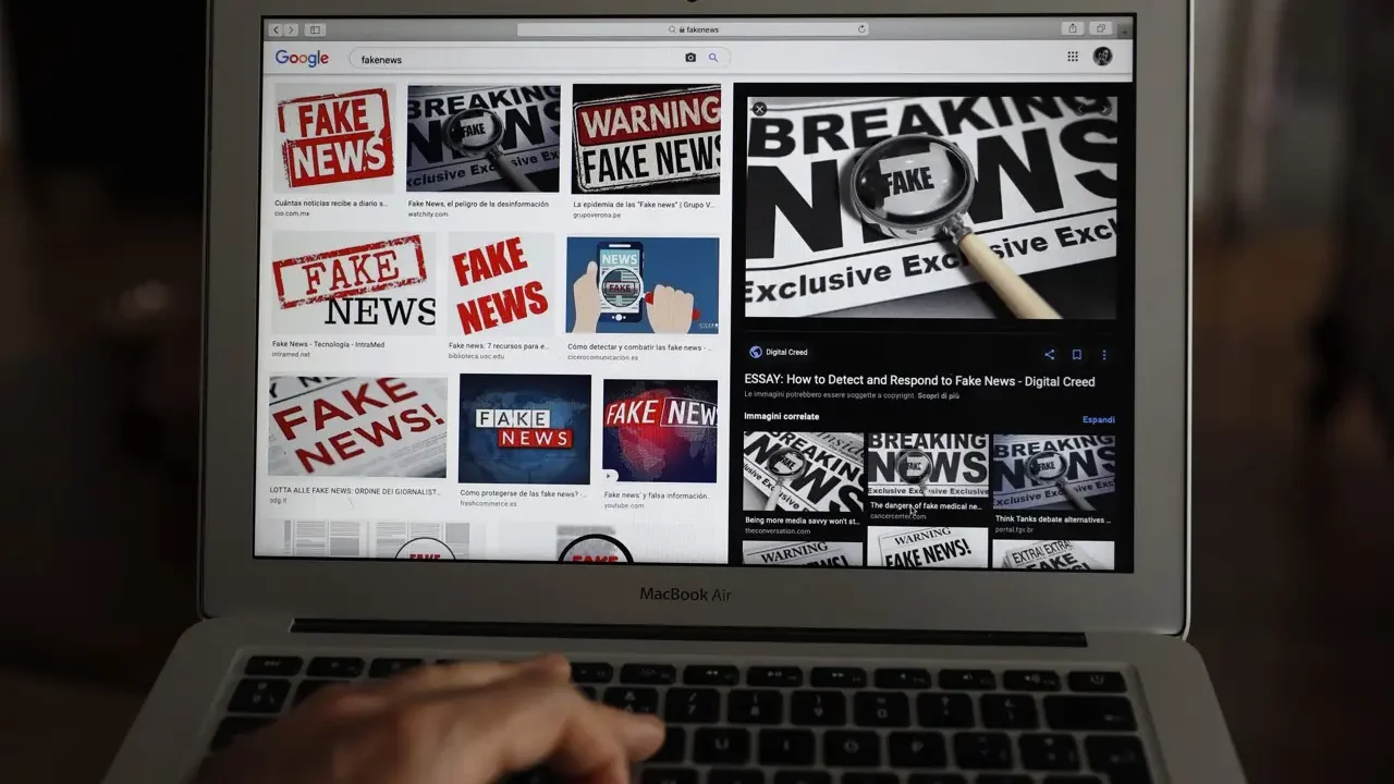 Exposición en el Museo de la Mentira recrea con IA la imagen del consumidor de ‘fake news’