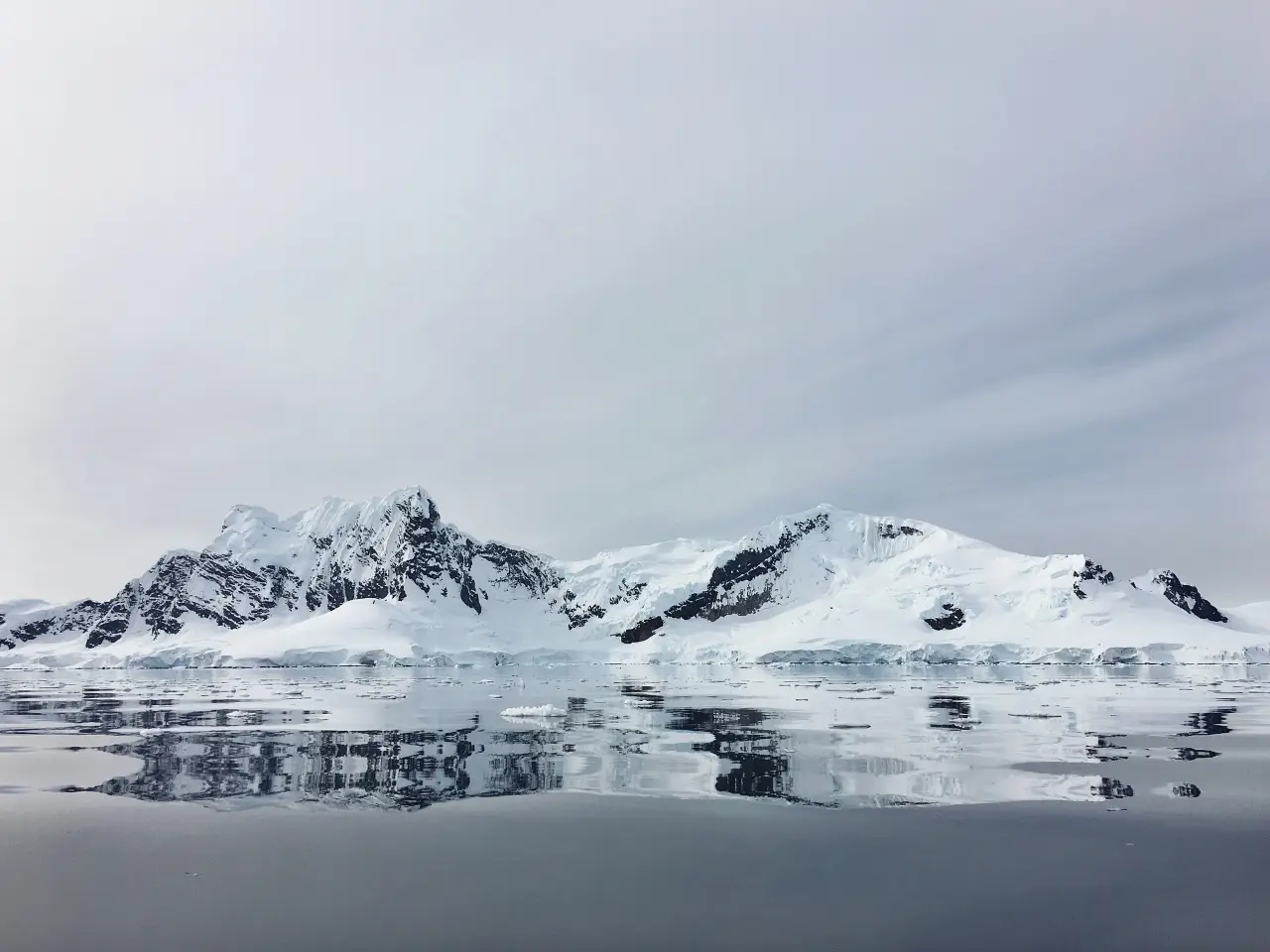 2023 bate récords de temperaturas, concentración de CO2 y deshielo en la Antártida