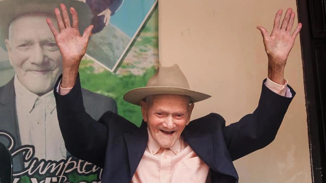 El hombre más viejo del mundo celebra 114 años de edad en Venezuela