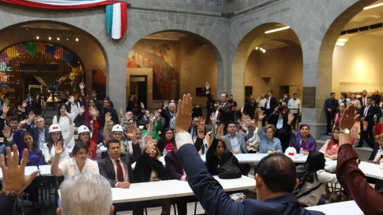Aprobación ‘fast track’ de 20 iniciativas por parte de Morena y aliados es ilegal: Coparmex