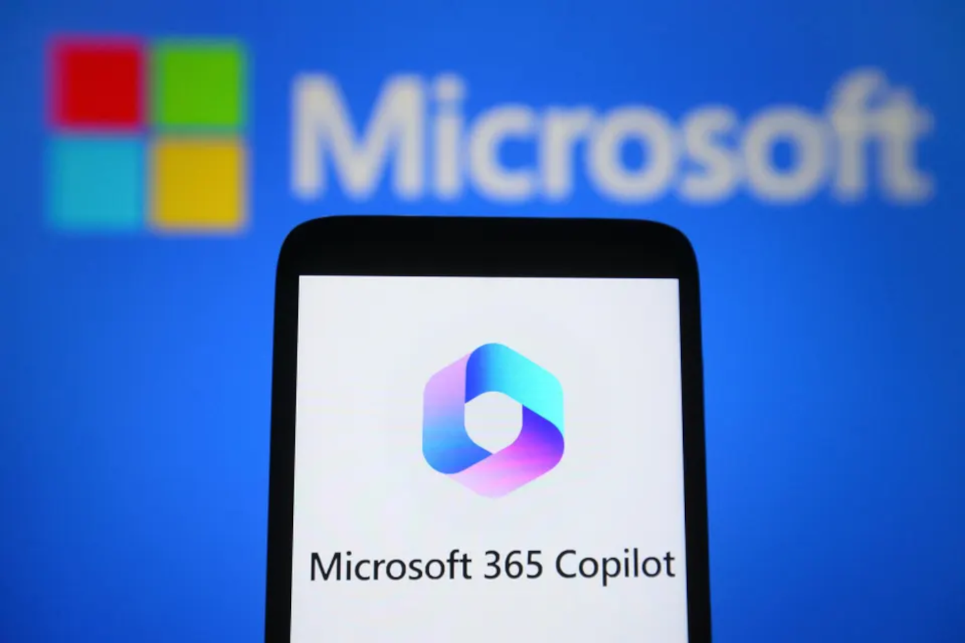 Microsoft pone énfasis en OpenAI y se consolida como líder en la nube superando a Alphabet