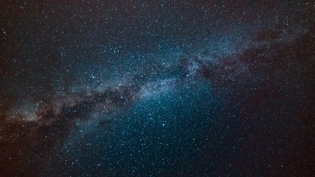 Telescopio James Webb se ‘asoma’ a una galaxia exterior y revela gran similitud con la Vía Láctea