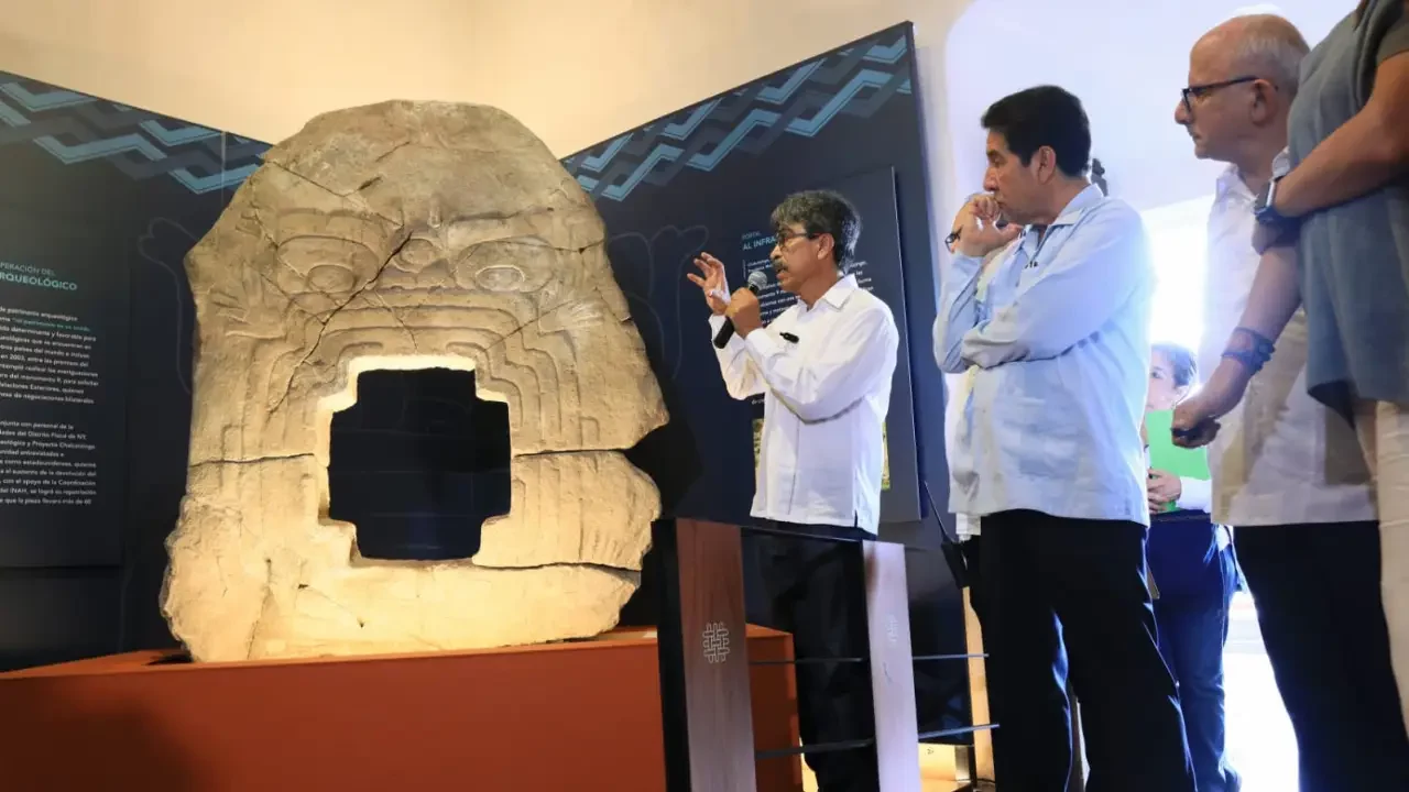 La pieza olmeca el ‘Portal del inframundo’, recuperada de EU, ya se puede visitar en México
