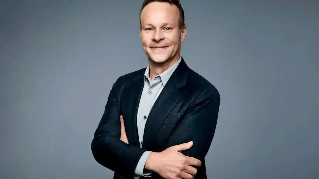 CNN da a conocer la renuncia de Chris Licht, su presidente ejecutivo