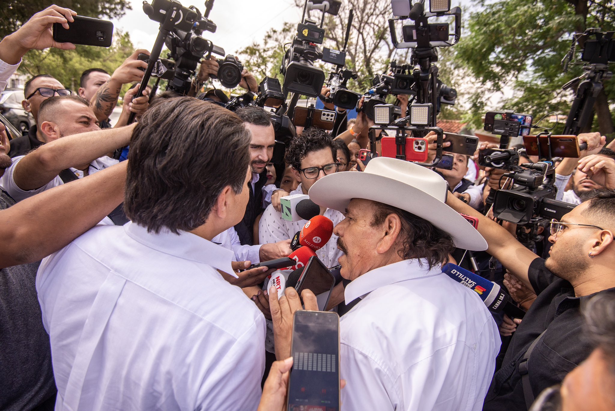 Guadiana denuncia arresto de 27 militantes en Coahuila; intervienen móvil de Mario Delgado