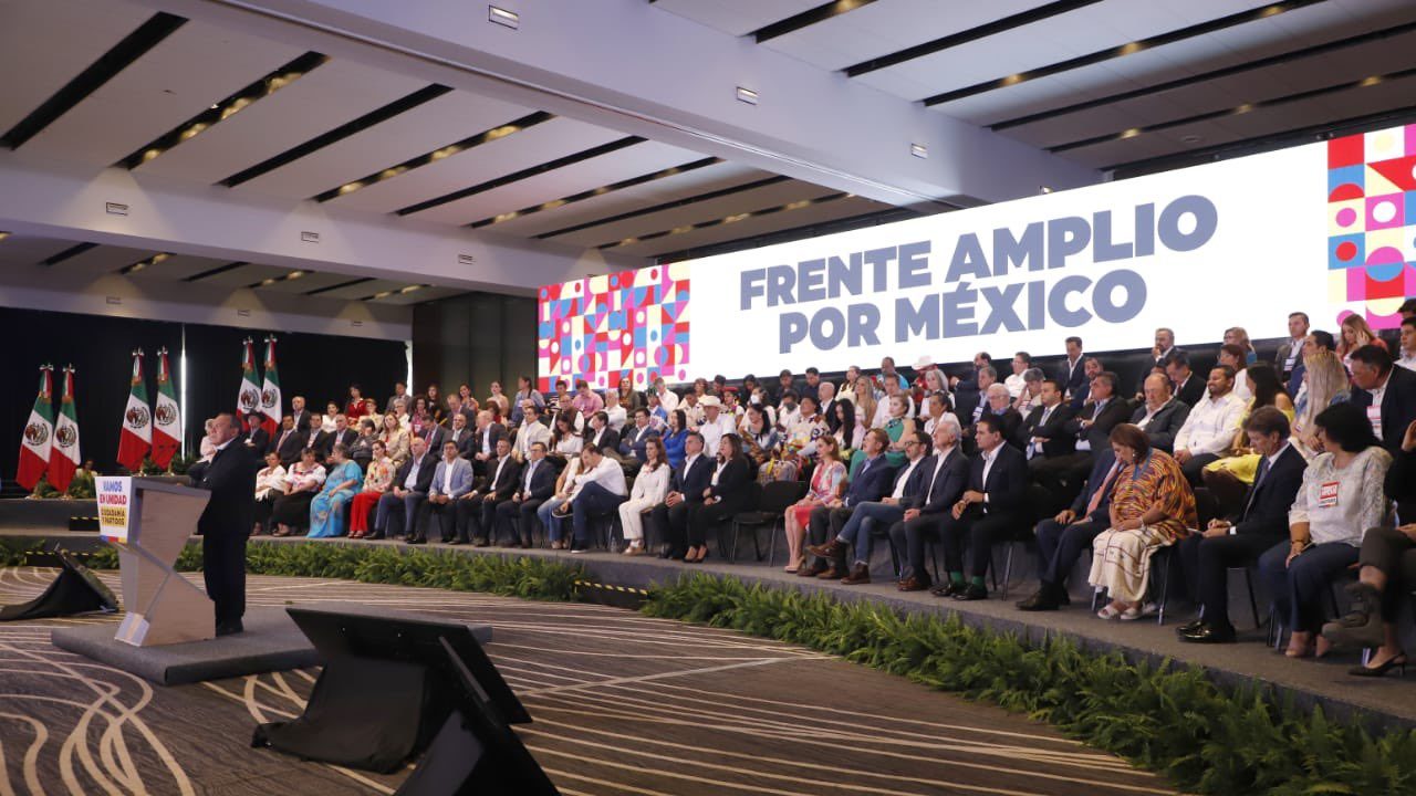 ¿Plan de Va por México para elegir a su candidato viola la ley? Exconsejeros del INE difieren