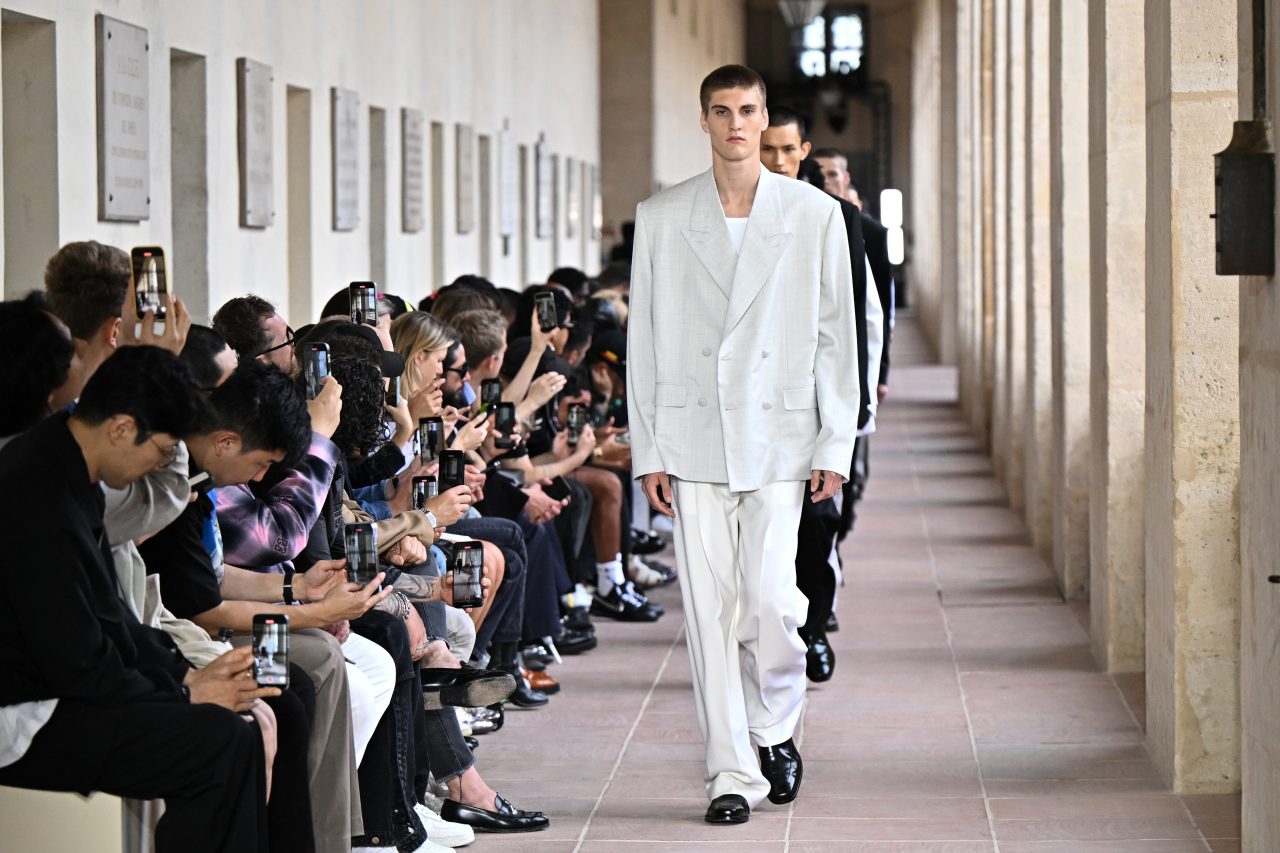 Semana de la Moda de París: Givenchy e Issey Miyake interpretan el minimalismo