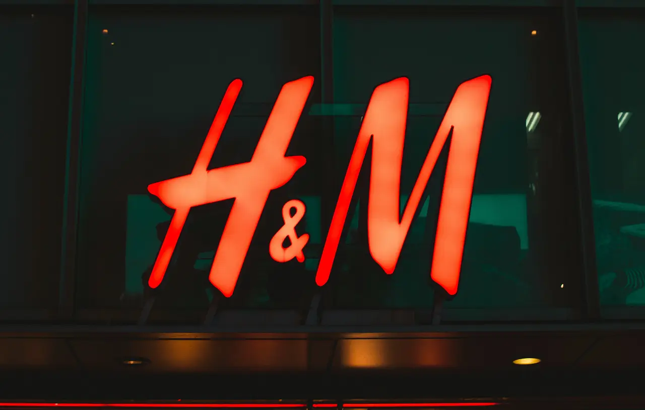 H&M refuerza su estrategia de marcas de terceros mientras se intensifica la competencia online