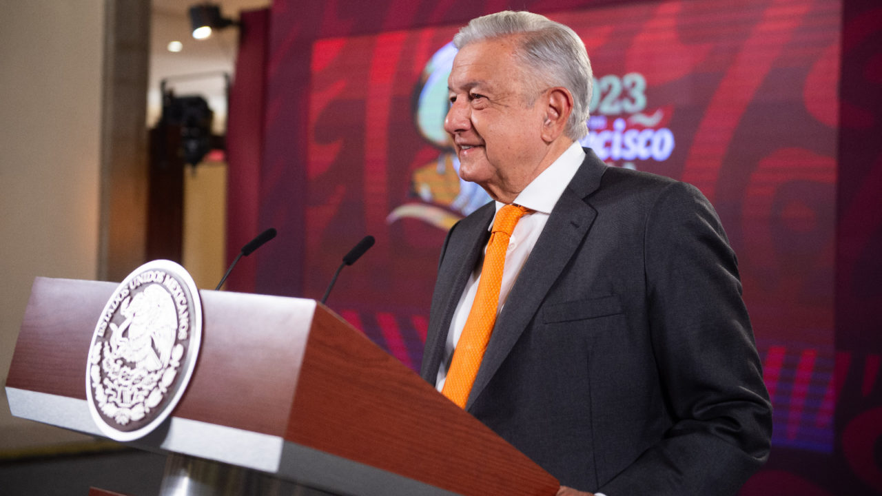 Gobierno no se dejará chantajear por productores de granos; que sigan bloqueando: AMLO