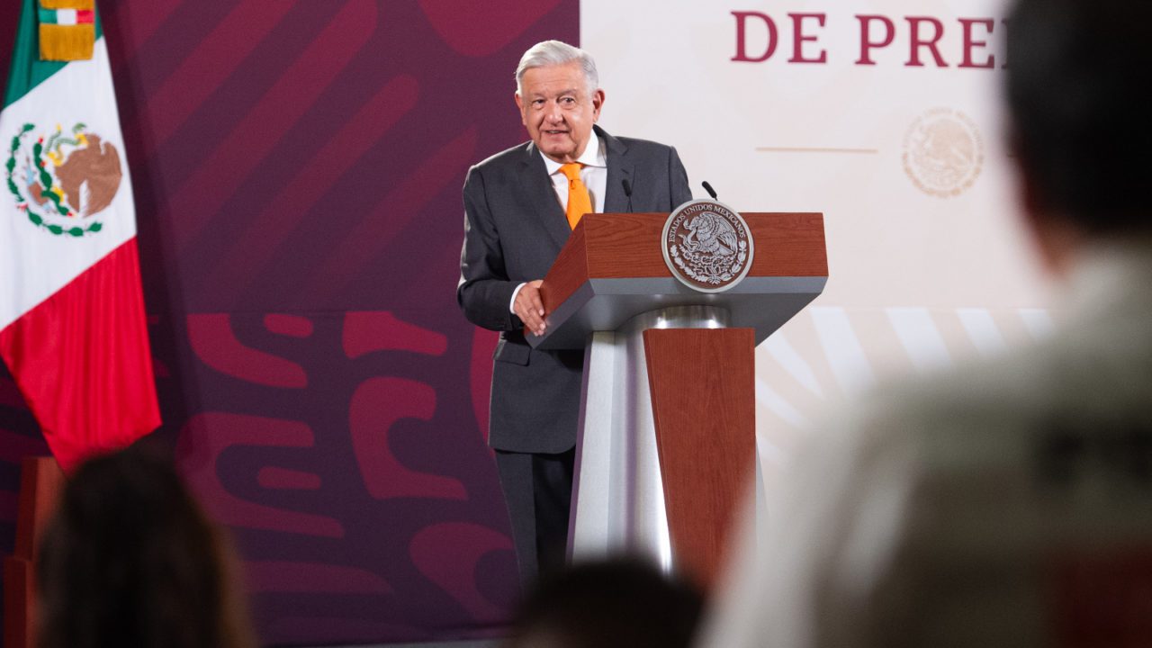 AMLO celebra que SCJN haya desechado amparo del tío de Cárdenas Palomino