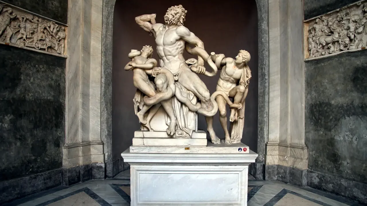 Activistas climáticos que se ‘pegaron’ al Laocoonte, condenados por el Vaticano