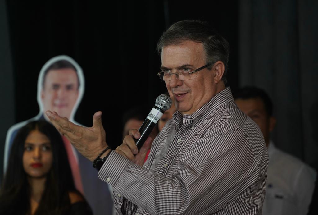 Marcelo Ebrard se queja ante el TEPJF; pide que Morena responda sobre encuestas
