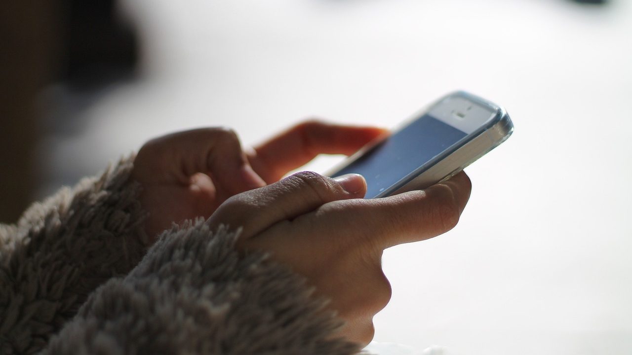 Demanda del iPhone tiene mejor trimestre en la historia: Cook