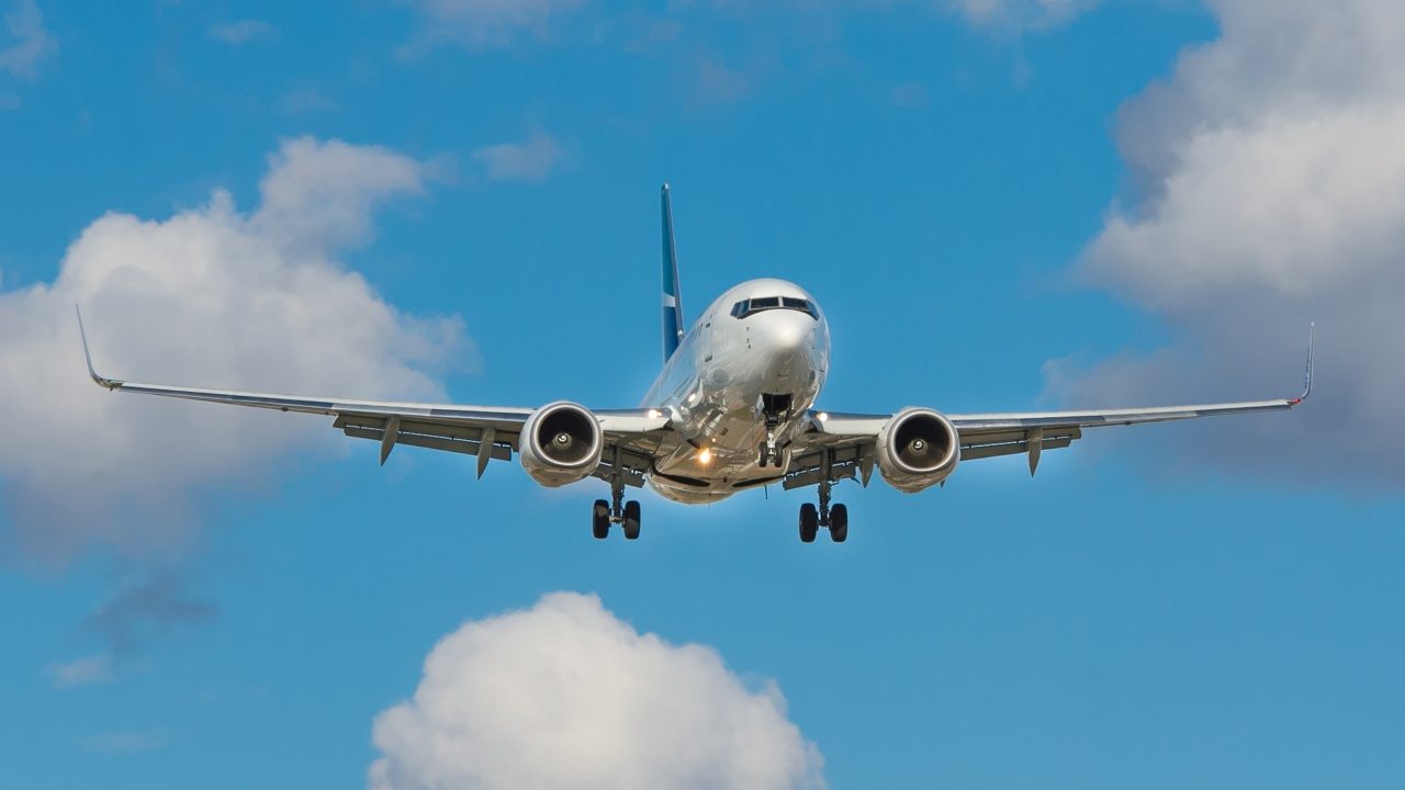 Precios de boletos de avión no tienen por qué subir: Hacienda