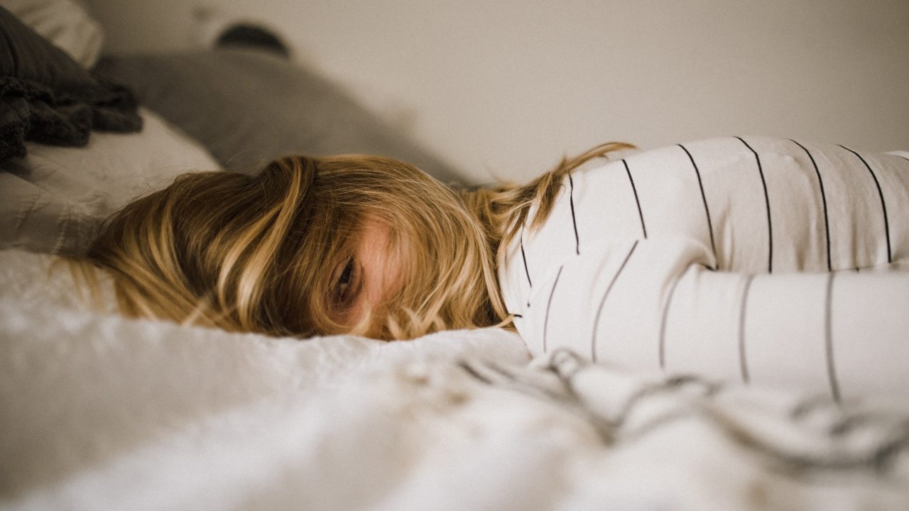 Estudio apunta a un nuevo vínculo genético entre anorexia, ser madrugador y el insomnio