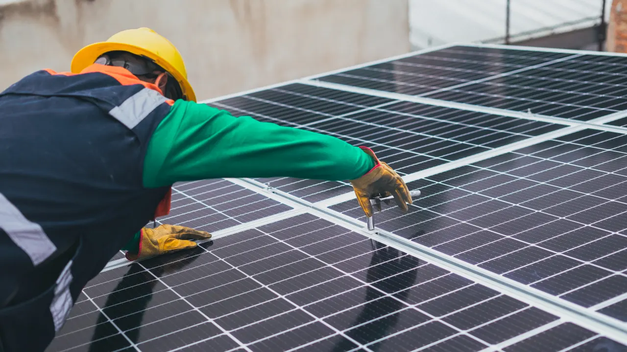Paneles solares: ahorros de más de 90%, pero menos de 1% de casas en México los tienen
