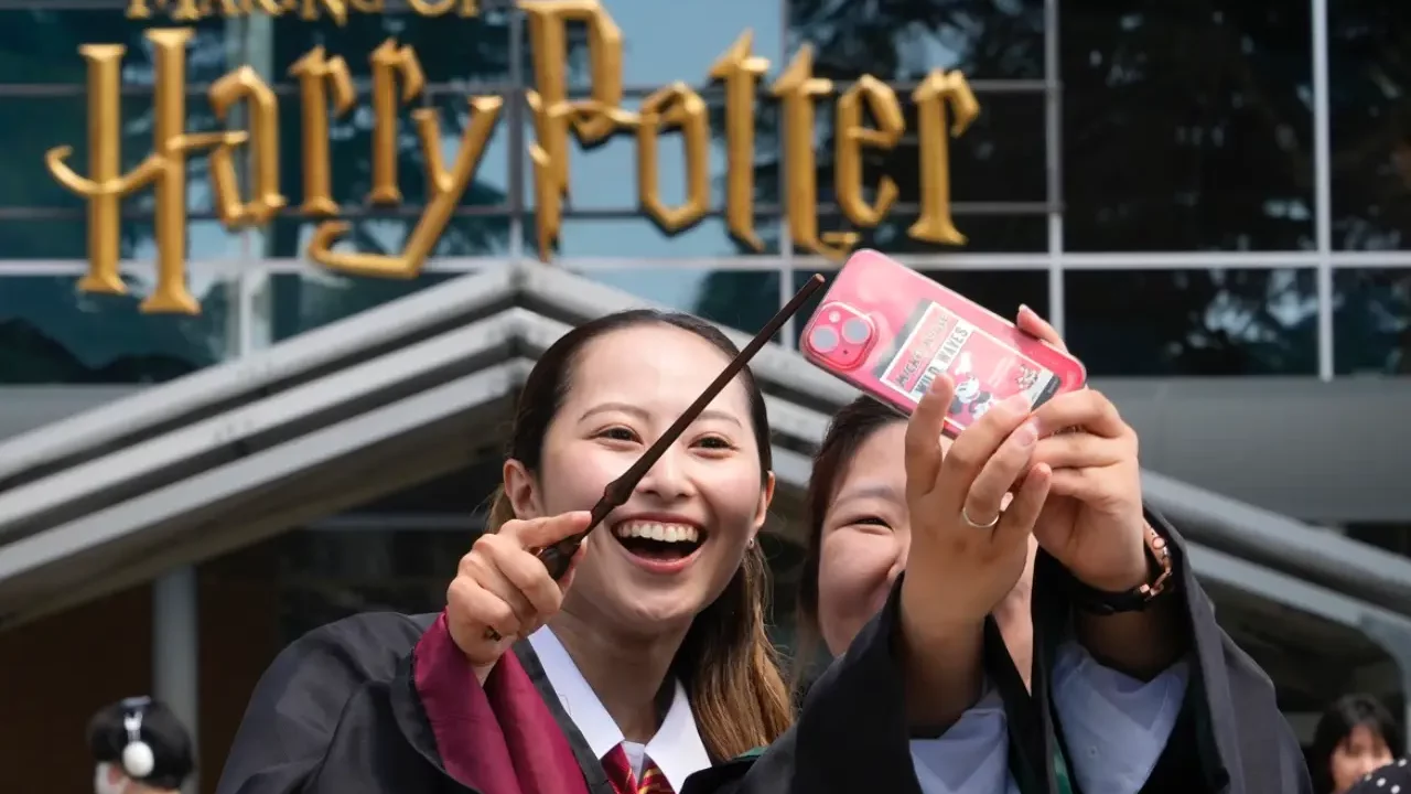 Parque temático de Harry Potter abre sus puertas en Tokio
