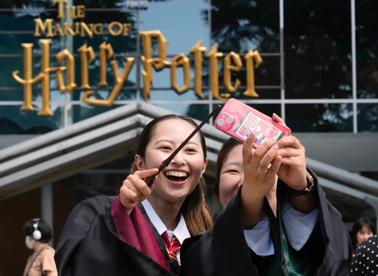 Parque temático de Harry Potter abre sus puertas en Tokio