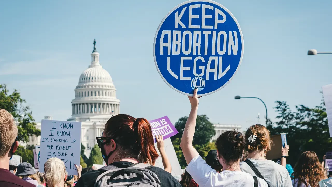 La prohibición del aborto en EU pone en riesgo a mujeres: ONU
