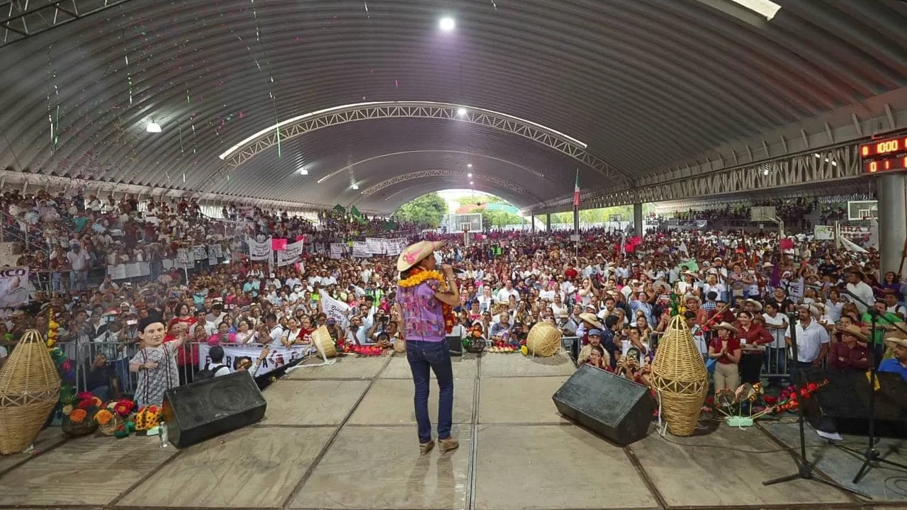 ‘Corcholatas’ de Morena salvan freno a sus campañas en el INE
