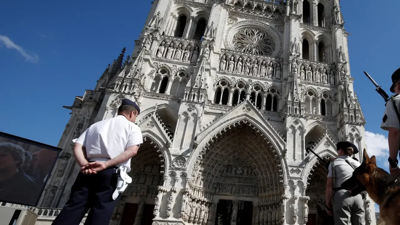 El Príncipe de Gales se reunirá con Trump y Jill Biden antes de la ceremonia en Notre Dame
