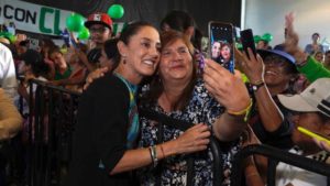 Claudia Sheinbaum lidera encuestas