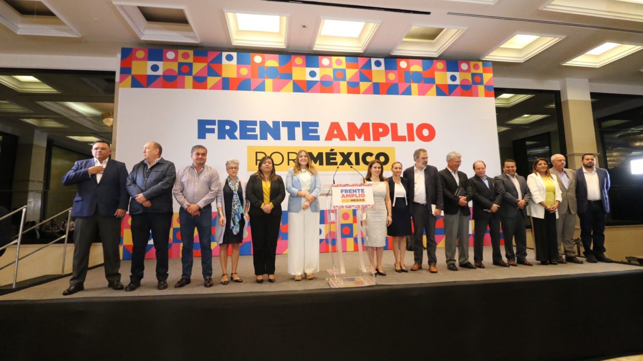 Oposición acusa a AMLO de espionaje y de intervenir en el proceso electoral