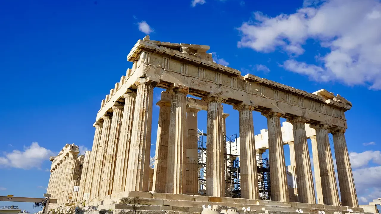 Acrópolis de Atenas cierra sus puertas debido a ola de calor que azota a Grecia