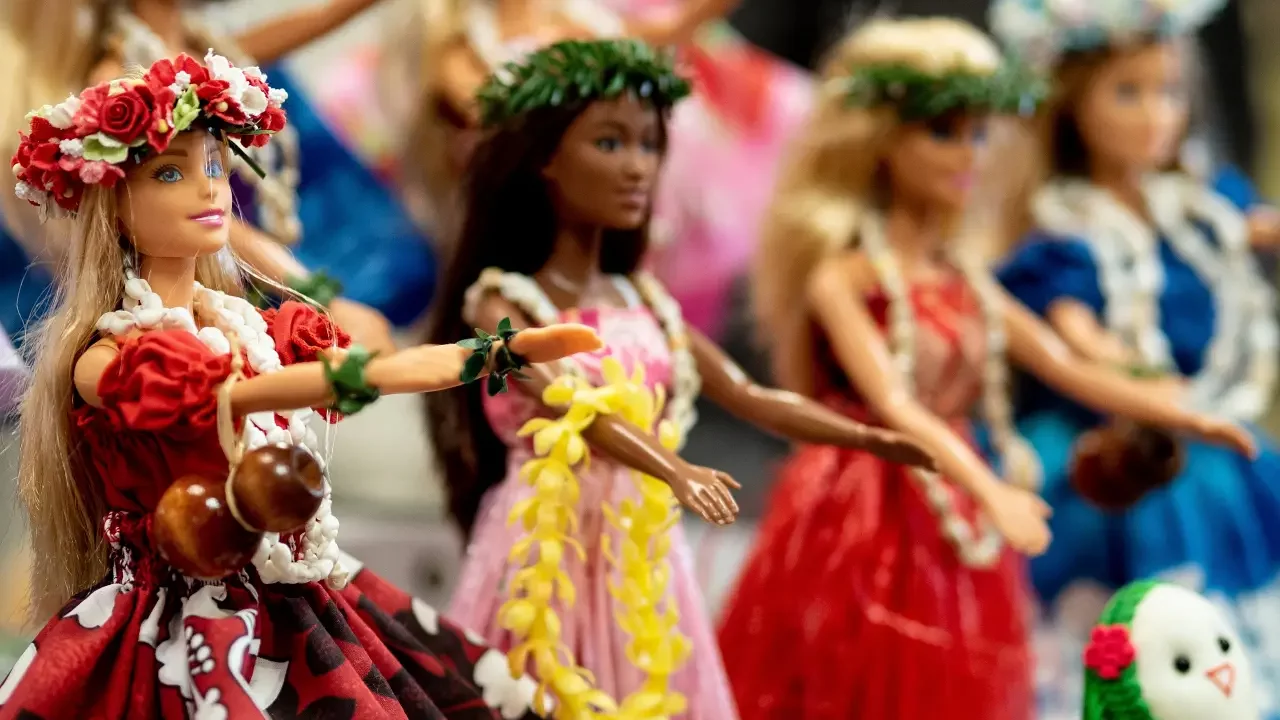 Entre los fans de Barbie hay un hombre en Viena que presume colección de 1,800 muñecas