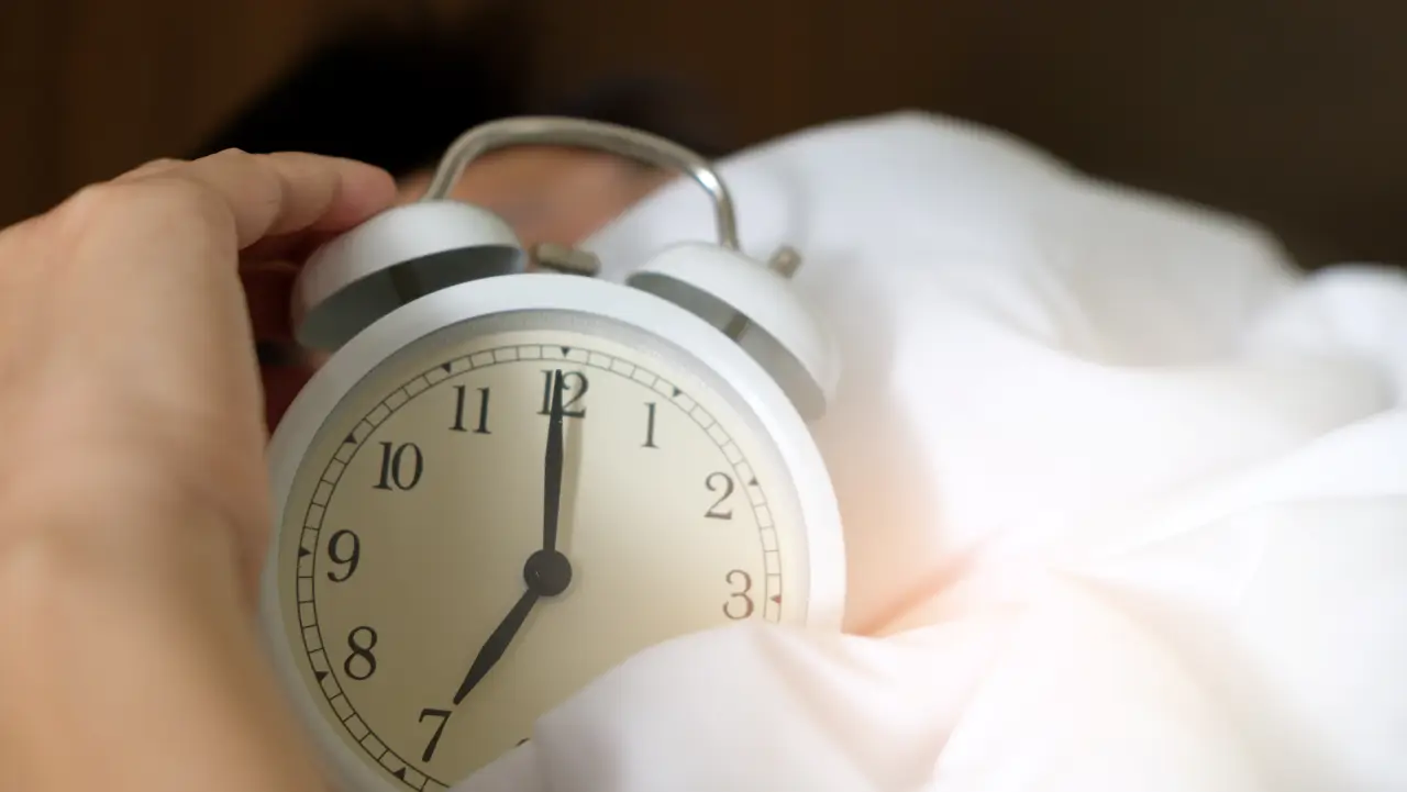 Mexicanos pierden hasta 93 horas de sueño anuales por el calor nocturno, señala estudio