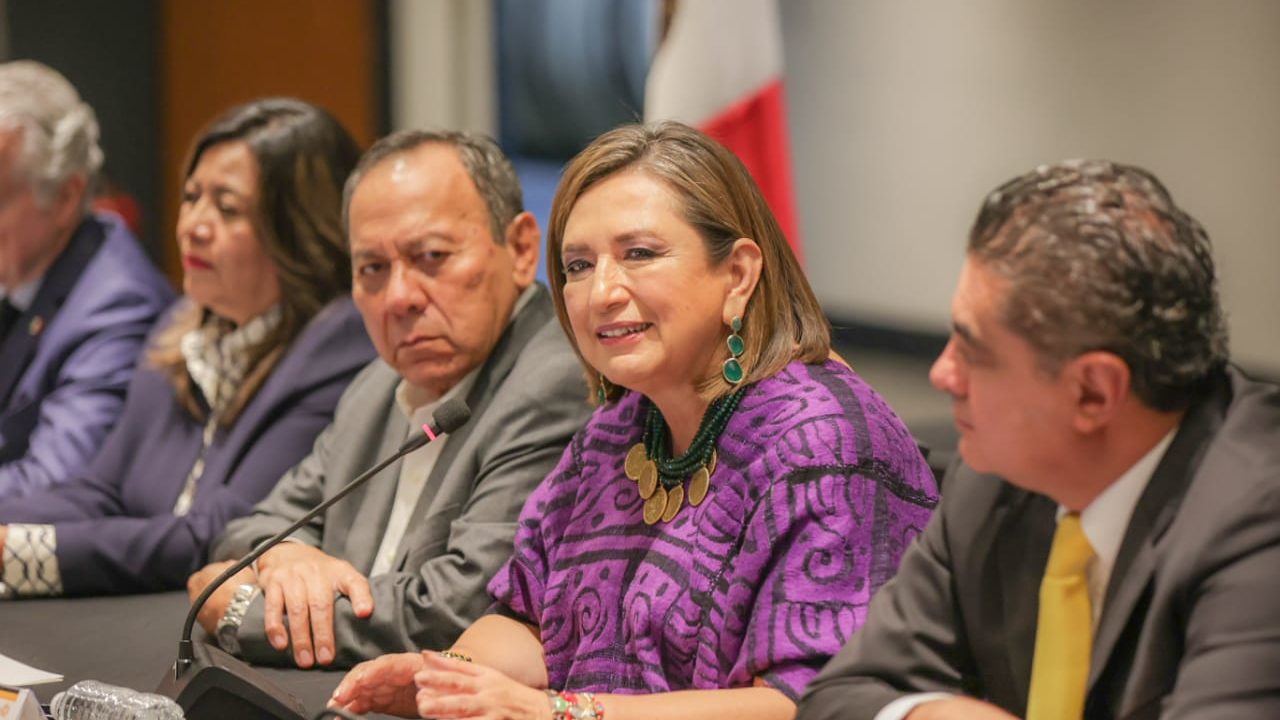 ‘Estoy aquí por mérito personal, no estoy aquí por nadie’: Xóchitl Gálvez a AMLO