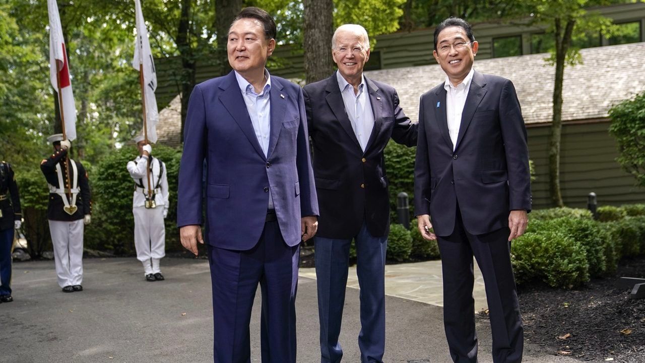 Biden reunión trilateral Japón Corea del Sur Estados Unidos