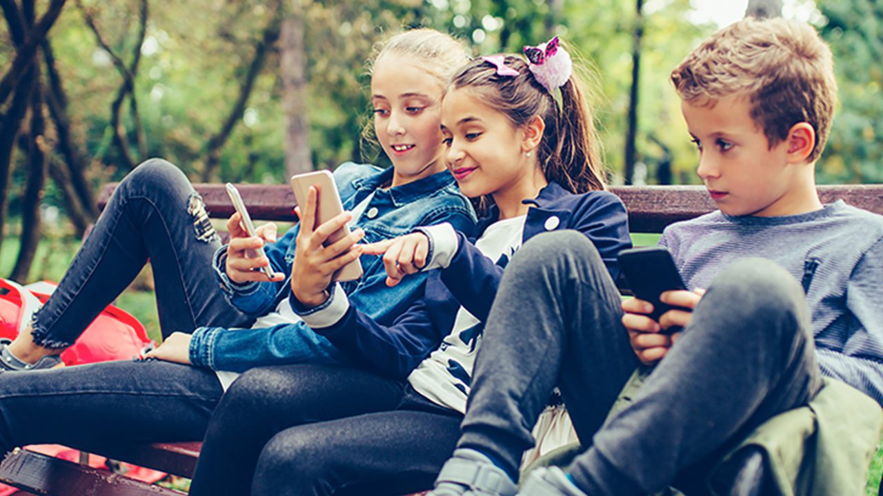 Jóvenes dan vida a los ‘speed watchers’; te contamos de qué se trata la tendencia