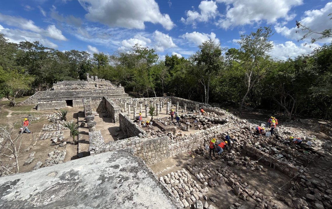 Suspenden obras en zona arqueológica de Chichén Viejo por conflicto con un hotel