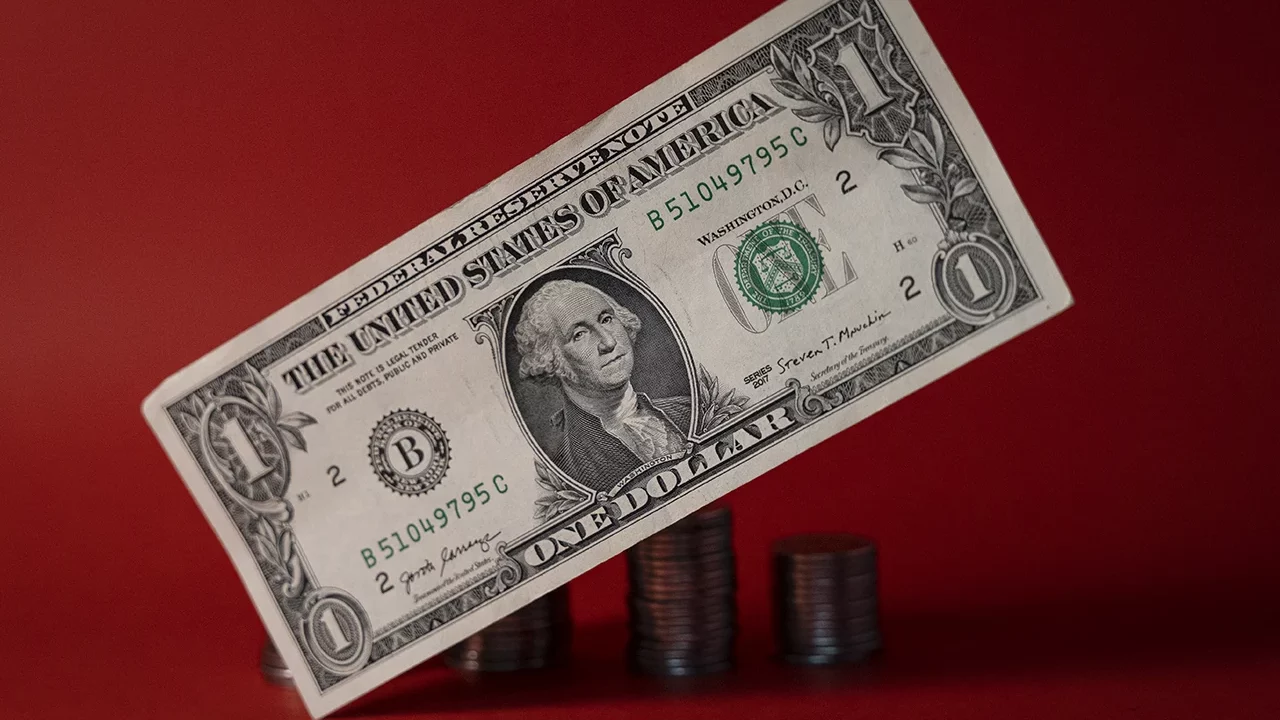 Peso cotiza estable en medio apuestas de recorte de tasa de la Fed