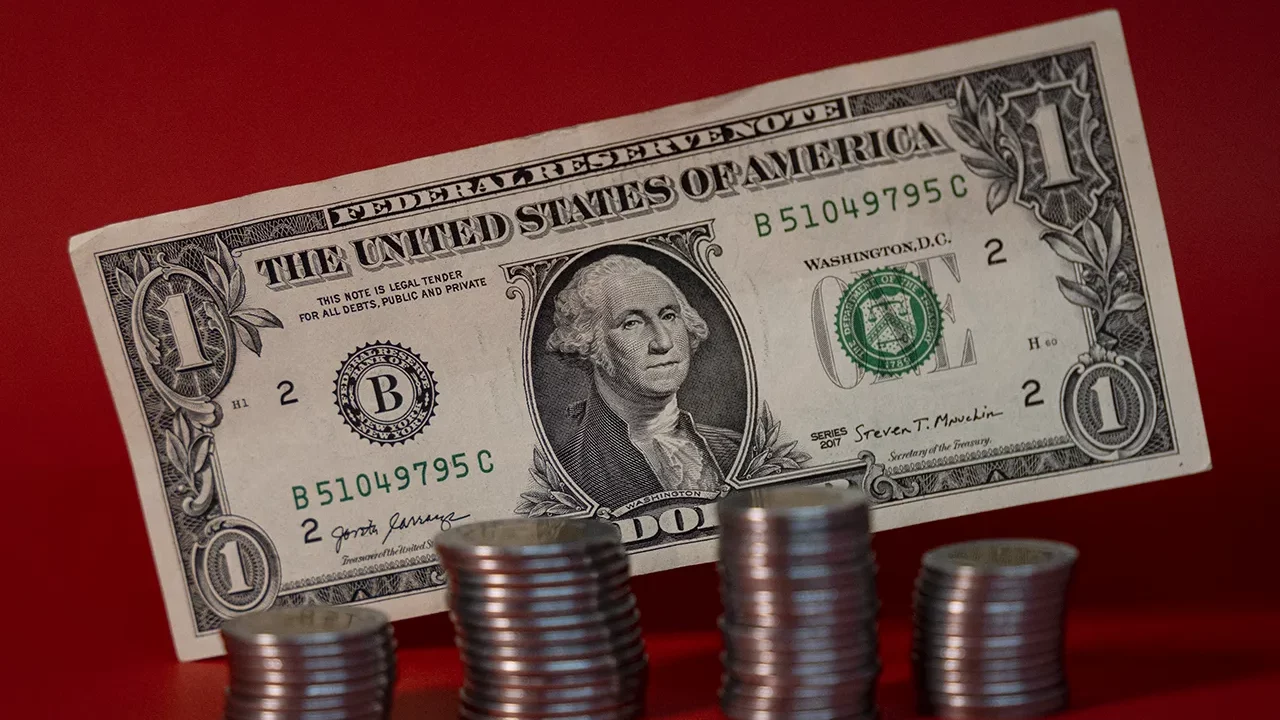Peso avanza por esperanzas de reapertura de gobierno en EU