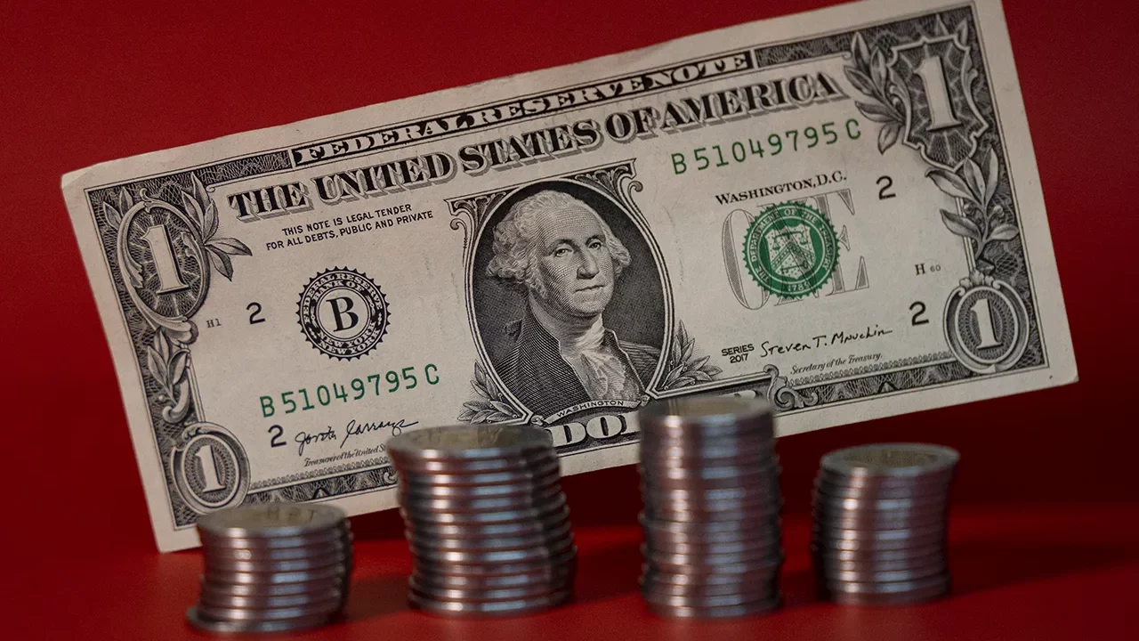 Peso cerrará más fuerte 2023 frente al dólar: encuesta de Citibanamex