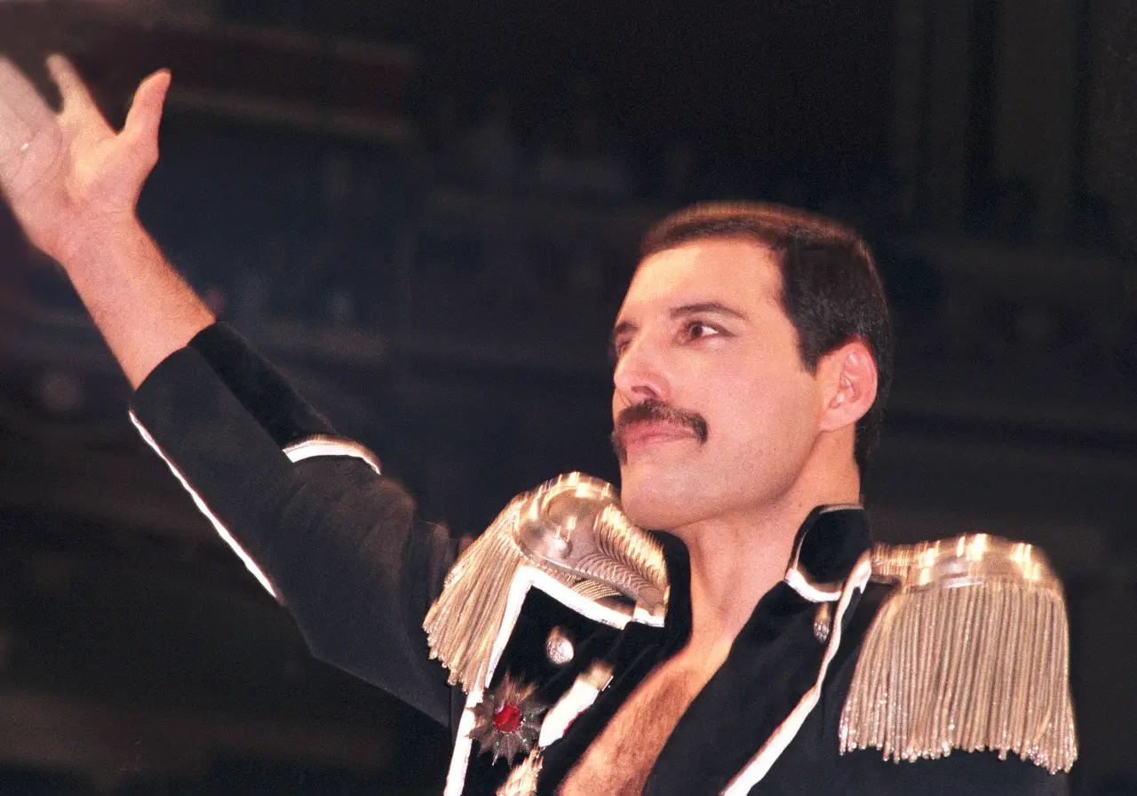 Casa de Freddie Mercury en Londres sale a la venta con valor inicial de 38 mdd
