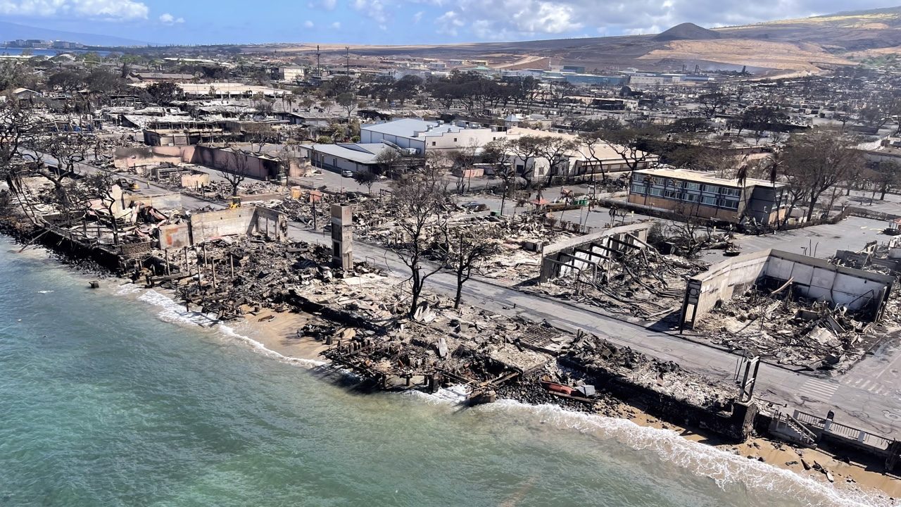 Suman 93 muertos por incendios en Hawaii; lo peor está por venir, alertan