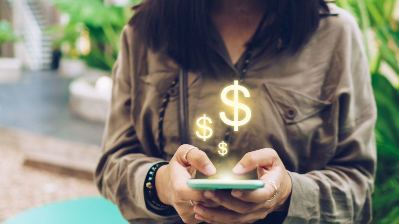 7 de cada 10 jóvenes usan apps móviles para operaciones financieras básicas: Inegi