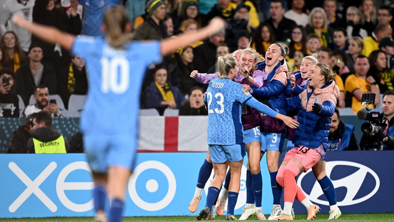 Inglaterra pasa a la final del Mundial femenino al vencer a Australia 3-1; enfrentará a España