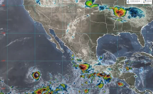 Onda tropical y evento con potencial ciclónico provocarán lluvias en 21 estados
