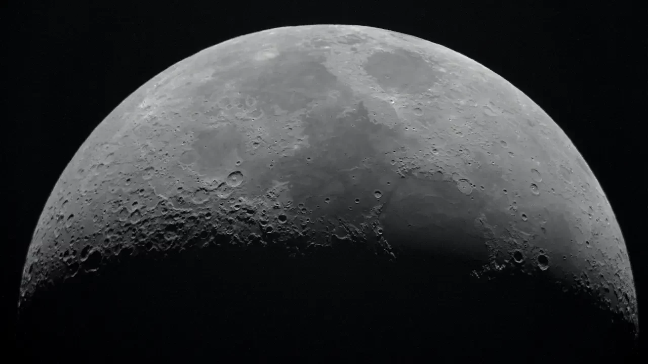 Científicos elaboran nuevo mapa de la composición química de la superficie lunar