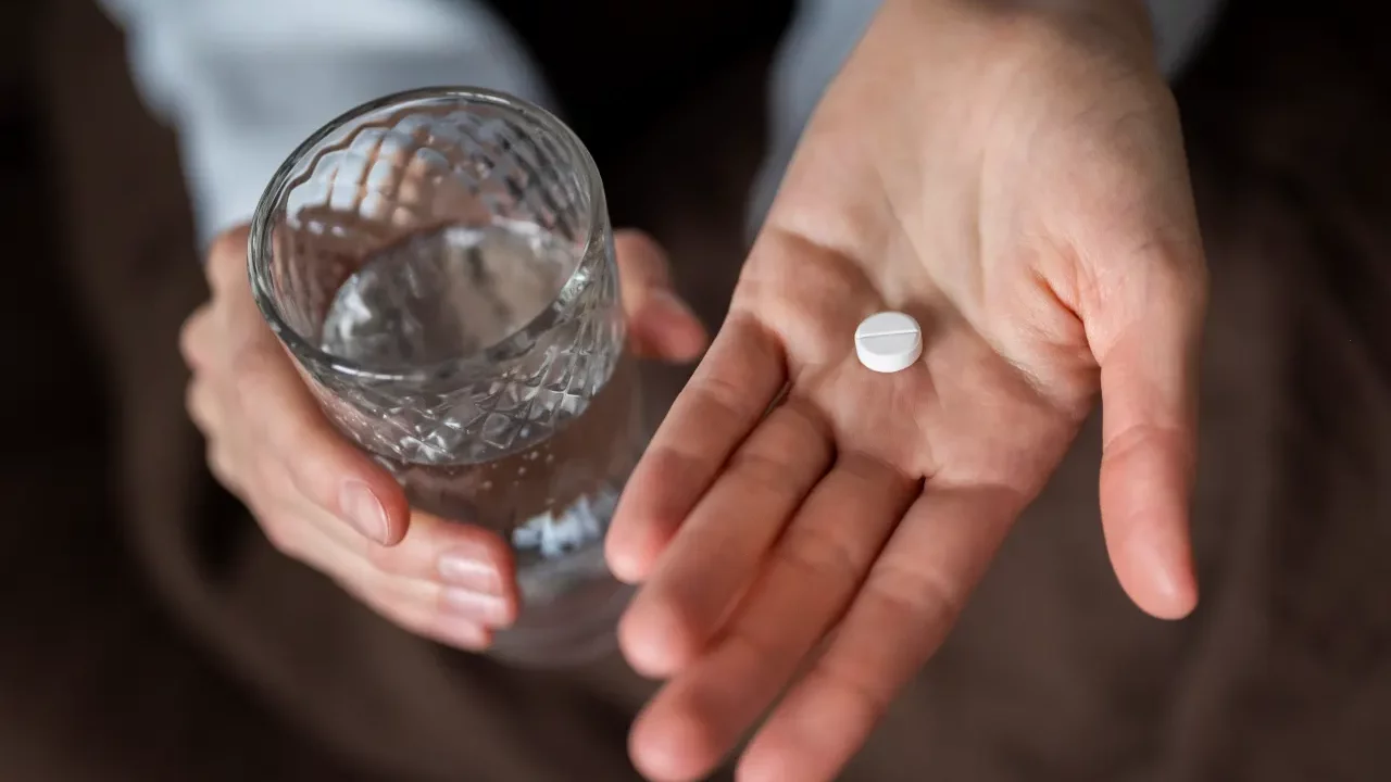 Esta pastilla de emergencia es más eficaz si toma con un antiinflamatorio, sugiere estudio